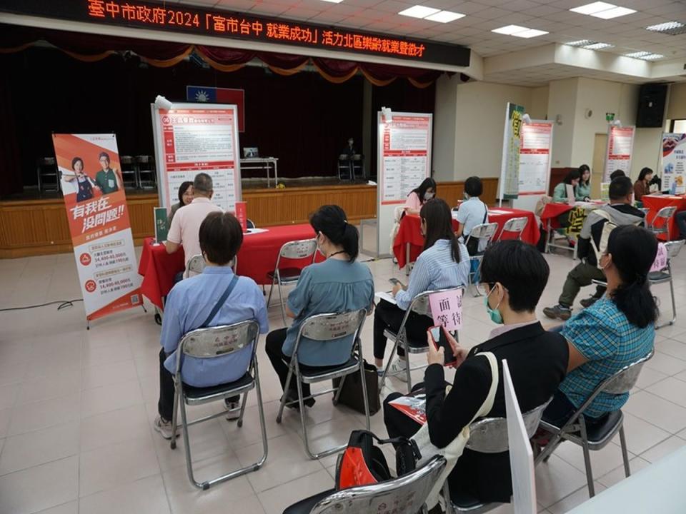 因應畢業季節，社會新鮮人就業需求，中市府6月邀70家企業徵才釋出3,000職缺。（圖：中市府提供）　