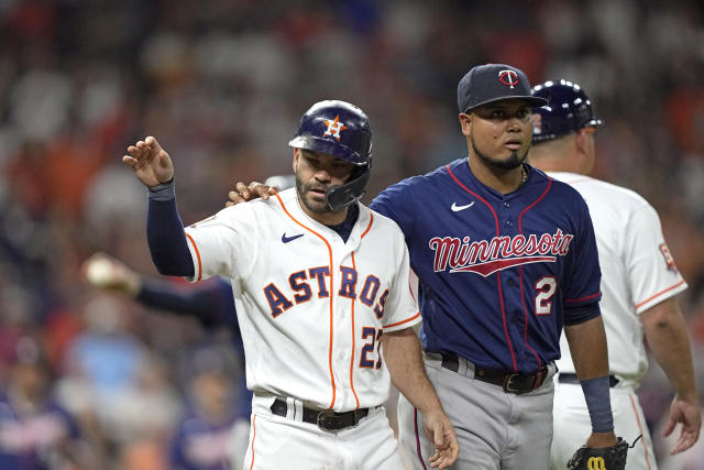 Álvarez belts 2 homers as Astros win 5-3 to sweep Mets