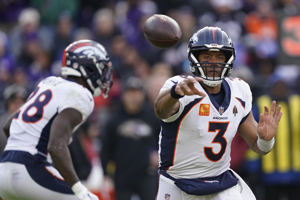 Denver Broncos Russell Wilson and offense must FINISH vs Houston Texans 