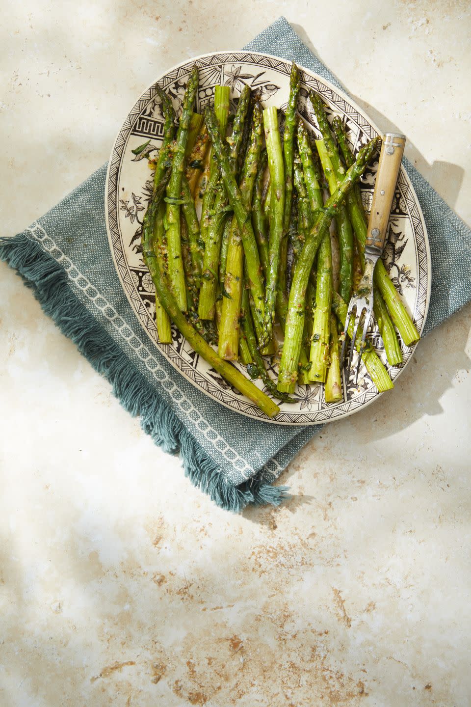 a bowl of green beans