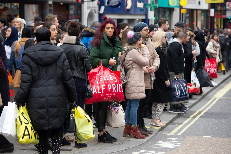 Crowds of shoppers take to Oxford Street in central London on 26 December, 2018. Photo: Niklas Halle’n/AFP/Getty Images