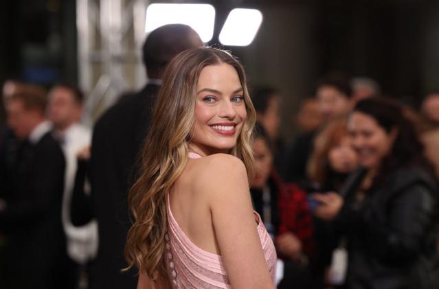 Golden Globes 2023: Margot Robbie isn't over her Chanel era yet