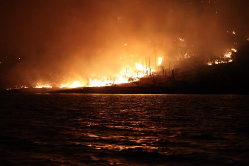 The Thompson fire in Butte County, Calif., forced the evacuation of some 17,000 people. Most of them were able to return to their homes when the evacuation order was lifted after containment of the fire reached 29%. Photo courtesy of CalFire