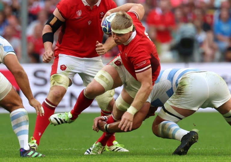 Boost for Welsh rugby: <a class="link " href="https://sports.yahoo.com/soccer/teams/wales/" data-i13n="sec:content-canvas;subsec:anchor_text;elm:context_link" data-ylk="slk:Wales;sec:content-canvas;subsec:anchor_text;elm:context_link;itc:0">Wales</a> back-row Aaron Wainwright is staying at the Dragons (Pascal GUYOT)