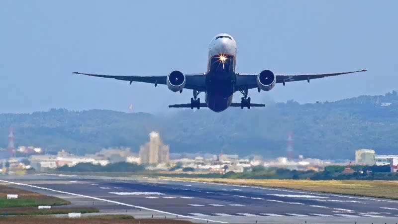 由於第7號颱風安比往日本移動，16日部分航空公司往返東京的航班有所異動，包括長榮、華航、台灣虎航、星宇航空及日本航空，請赴日民眾留意。（資料照／桃園風管處提供） 