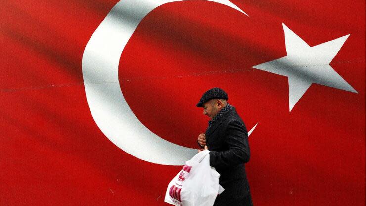 Die Arbeitslosigkeit in der Türkei steigt auf 14,7 Prozent. In Verbindung mit der hohen Inflation könnte das eine gefährliche Kettenreaktion in Gang setzen.