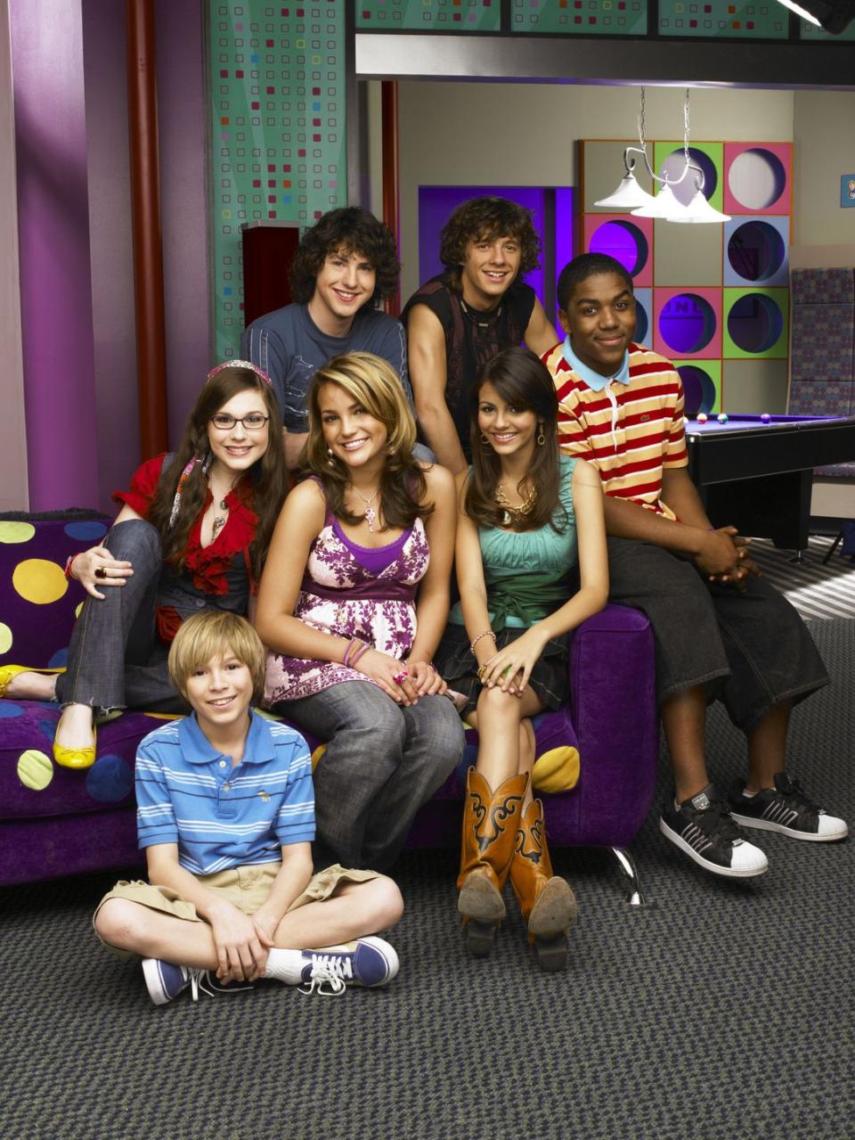 8) Dustin sang with Drake Bell on "Zoey 101"