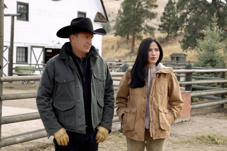 YELLOWSTONE, from left: Kevin Costner, Kelsey Asbille, 'Behind Us Only Grey', (Season 2, ep. 208, aired Aug. 14, 2019). photo: ©Paramount Network / courtesy Everett Collection