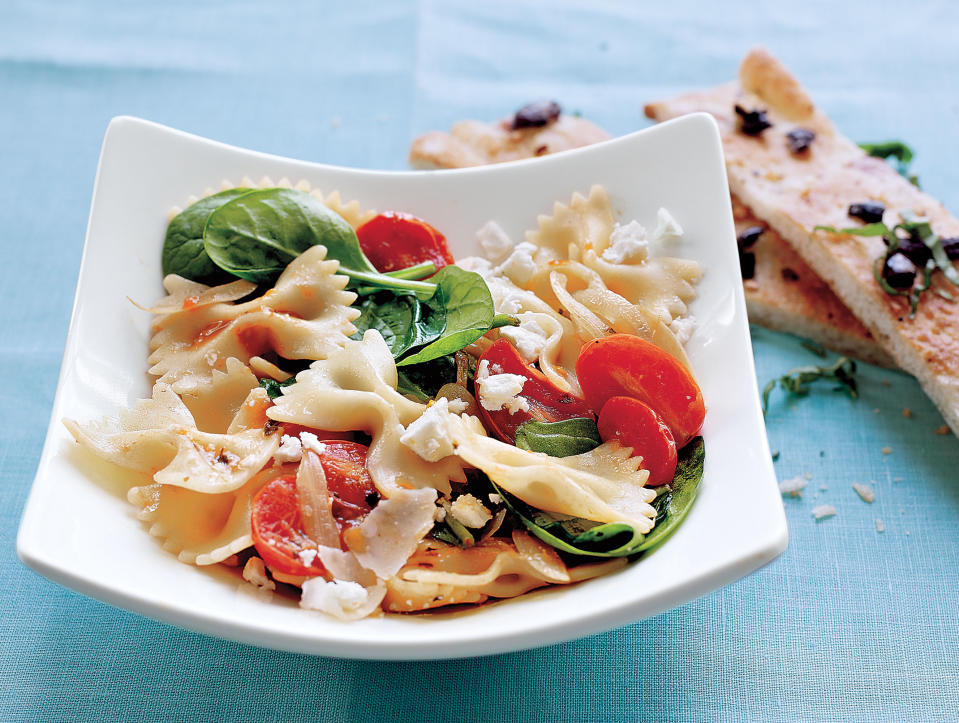 Farfalle with Tomatoes, Onions, and Spinach