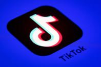 TikTok, que tras aparecer en China como Douyin comenzó a expandirse internacionalmente en septiembre de 2017, se ha convertido en la red social favorita de la generación Z y en una amenaza para Instagram y Snapchat. Ya supera los 1.000 millones de usuarios en todo el mundo. La plataforma permite compartir vídeos de unos segundos. (Foto: Lionel Bonaventure / AFP / Getty Images).