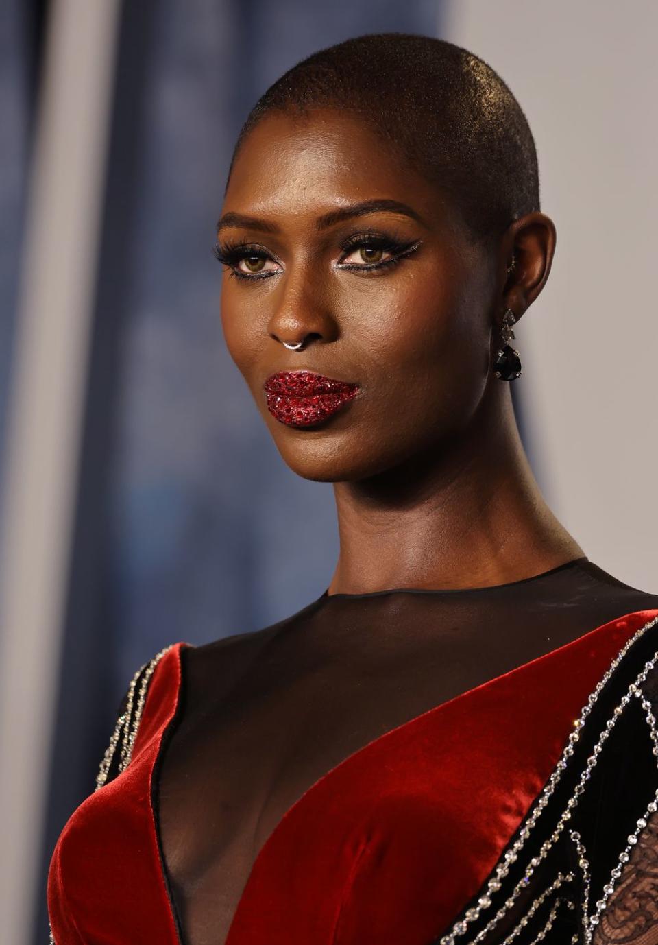 jodie turner smith glittering red lip oscars 2023