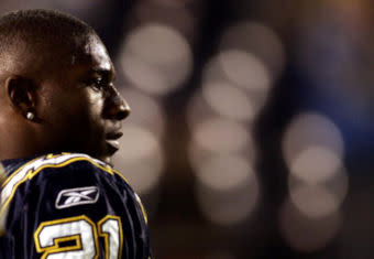 San Diego Chargers running back LaDainian Tomlinson (21) heads to