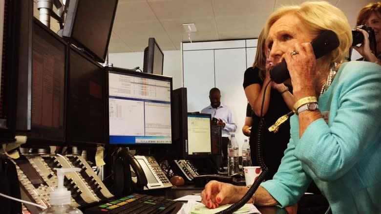 Mary Berry soliciting phone donations