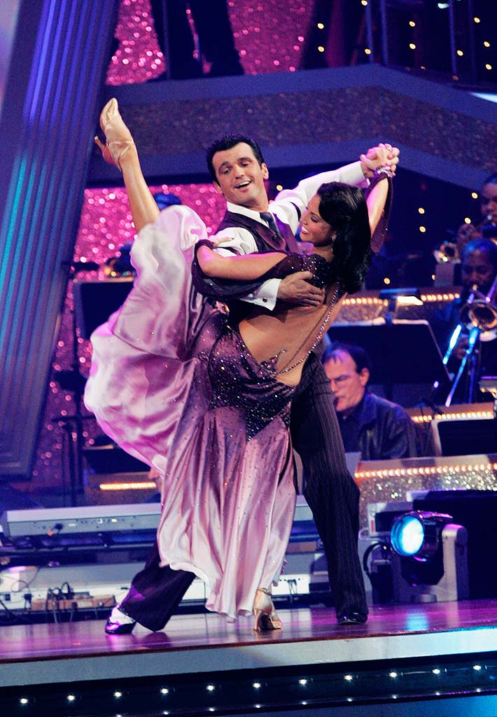 Melissa Rycroft and Tony Dovolani perform the Foxtrot to "Recipe for Love" by Harry Connick Jr. on "Dancing with the Stars."