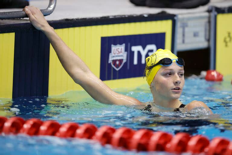 La canadiense Summer McIntosh destronó a la estadounidense Katie Ledecky en una carrera de 800 metros libres: Ledecky había ganado todo en esa distancia desde 2010