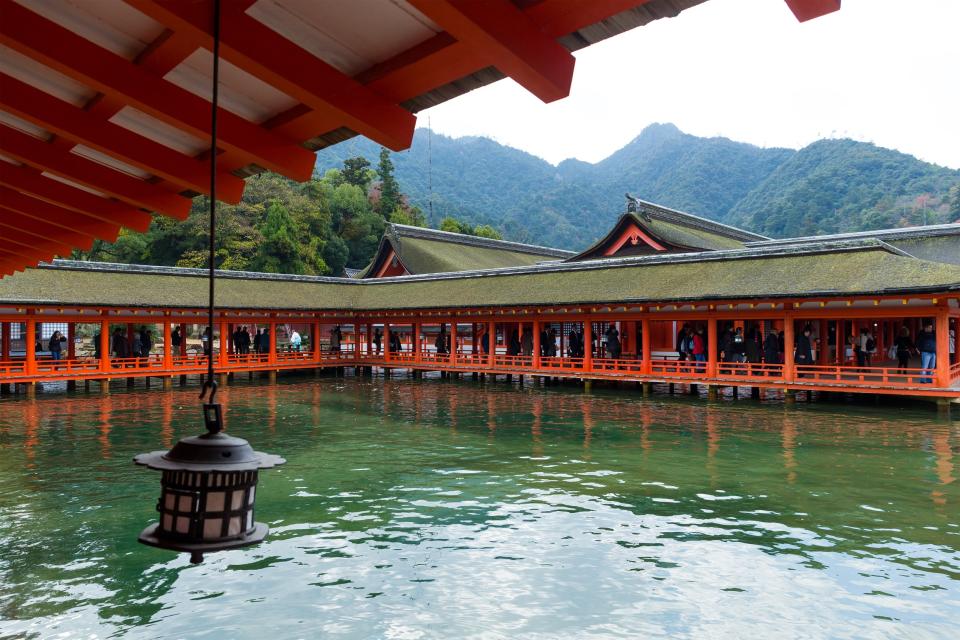 嚴島神社建立在海中，維護相當不容易，更是日本的重要精神象徵。圖/123RF圖庫