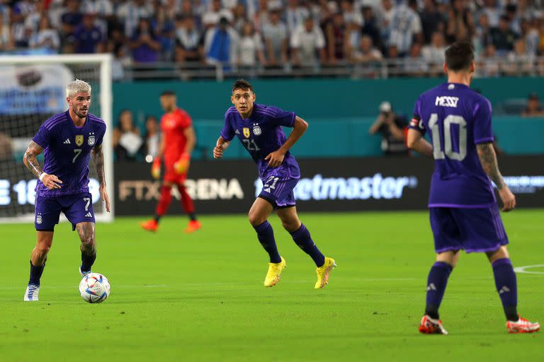 La selección argentina hilvanó varias posesiones extendidas combinando entre los volantes