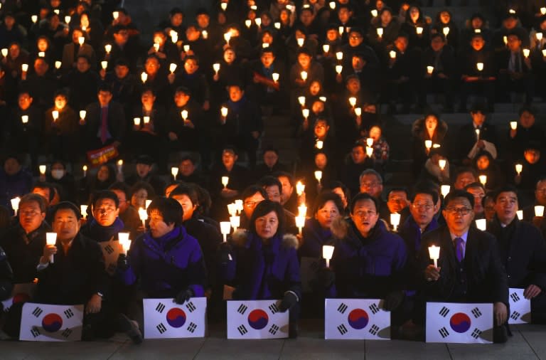 The impeachment motion against President Park Geun-Hye was filed last week with the 171 signatures of all opposition and independent lawmakers -- leaving it 29 short of the two-thirds majority needed to clear the 300-seat chamber