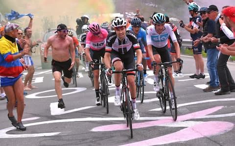 A spectator yells at Chris Froome - Credit: GETTY IMAGES