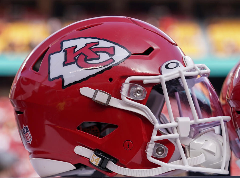 Jan 30, 2022; Kansas City, Missouri, USA; A general view of a Kansas City Chiefs helmet against the <a class="link " href="https://sports.yahoo.com/nfl/teams/cincinnati/" data-i13n="sec:content-canvas;subsec:anchor_text;elm:context_link" data-ylk="slk:Cincinnati Bengals;sec:content-canvas;subsec:anchor_text;elm:context_link;itc:0">Cincinnati Bengals</a> before the AFC Championship game at GEHA Field at Arrowhead Stadium. Mandatory Credit: Denny Medley-USA TODAY Sports