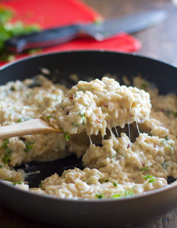 <strong>Get the <a href="http://pinchofyum.com/creamy-cauliflower-garlic-rice" target="_blank">Creamy Cauliflower Garlic Rice recipe</a> from Pinch Of Yum</strong>