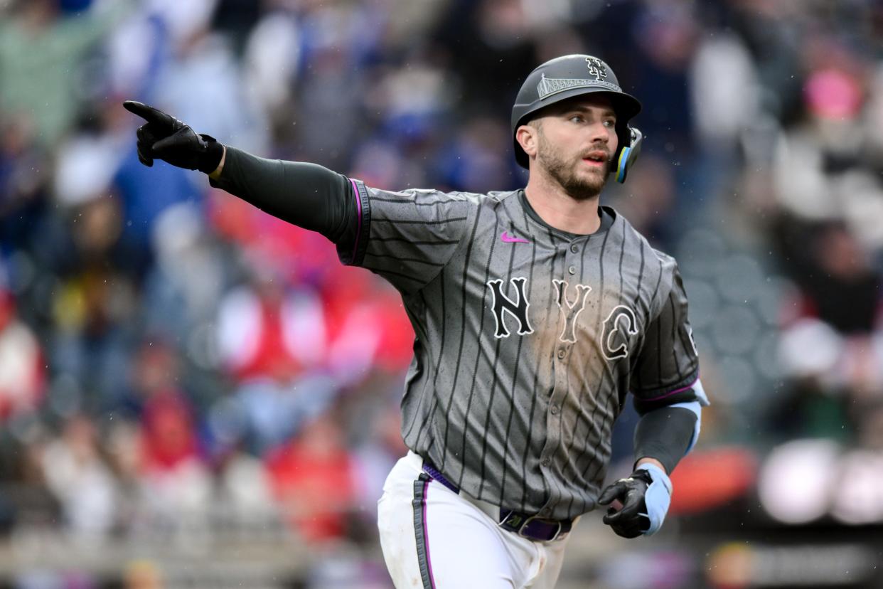 USA; New York Mets first baseman Pete Alonso (20) rounds the bases after hitting a two run home run, his career 200th home run, during the fifth inning against the St. Louis Cardinals on April 27, 2024, at Citi Field.