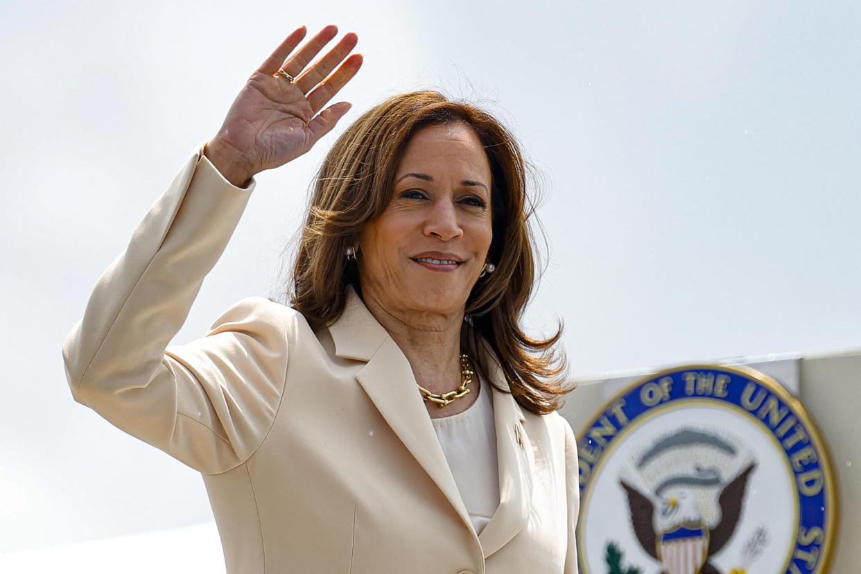 TOPSHOT - US Vice President and Democratic Presidential candidate Kamala Harris waves as she boards Air Force Two at Indianapolis International Airport in Indianapolis, Indiana, on July 24, 2024. Harris travels to Houston, Texas, where she is scheduled to speak at a teachers union on July 25. (Photo by KAMIL KRZACZYNSKI / AFP) (Photo by KAMIL KRZACZYNSKI/AFP via Getty Images)