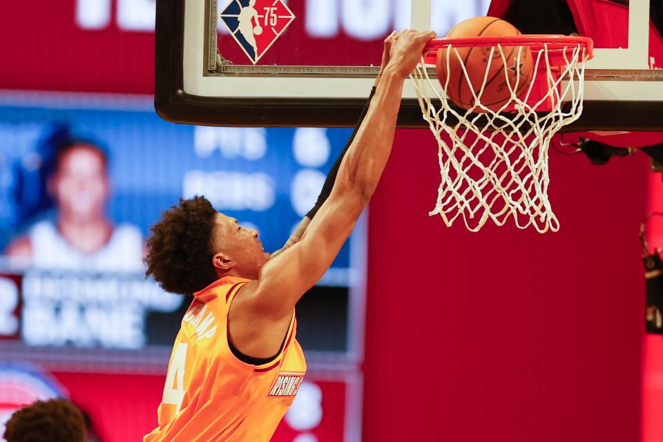 Team Worthy's MarJon Beauchamp, of the G League Ignite, dunks against Team Isiah during a semifinal of the NBA basketball Rising Stars event, Friday, Feb. 18, 2022, in Cleveland. (AP Photo/Ron Schwane)