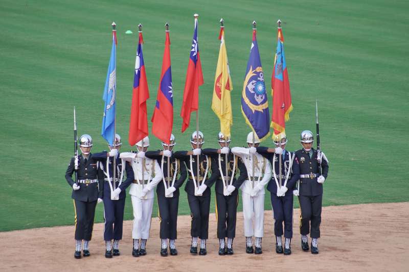 20190727-中華職棒明星賽，邀請三軍儀隊蒞臨表演。（盧逸峰攝）