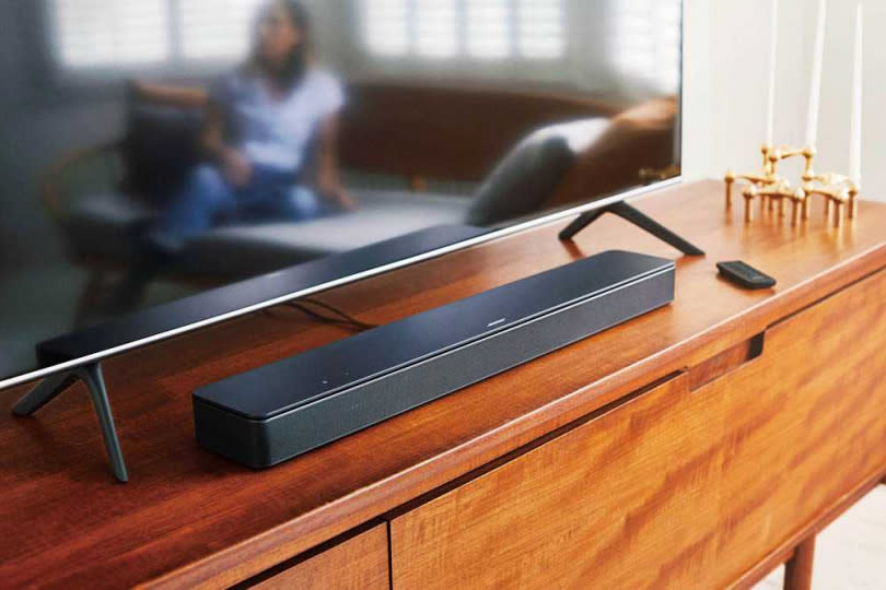 Bose Smart Soundbar 300產品外觀時尚優雅，可完美融合在各種居家風格中。（圖／Bose提供）