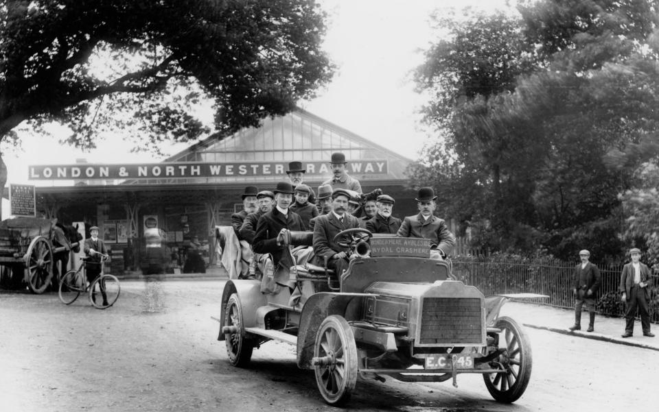 windermere station - National Railway Museums/Science and Society Picture Library/Getty