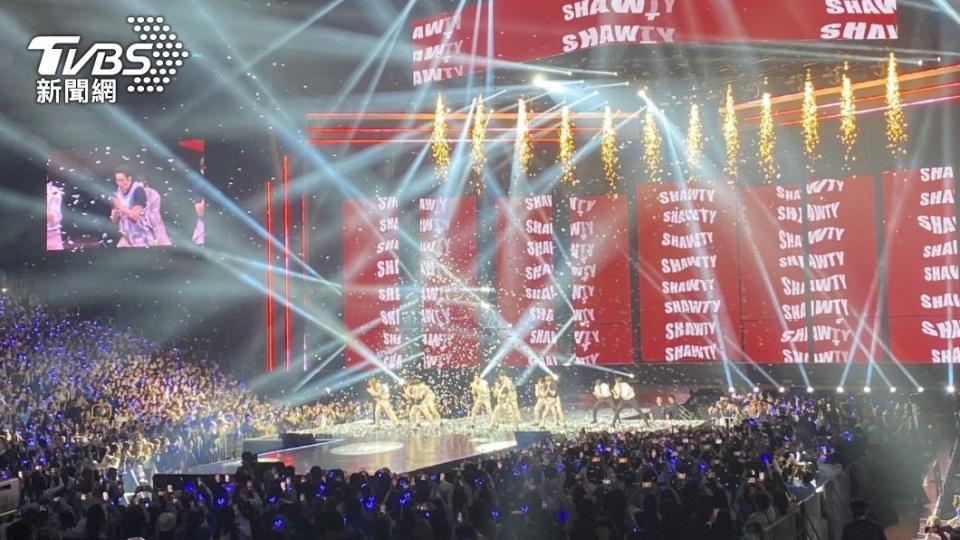 SUPER JUNIOR帶來當年紅遍全台的神曲〈Sorry, Sorry〉。（圖／讀者提供）