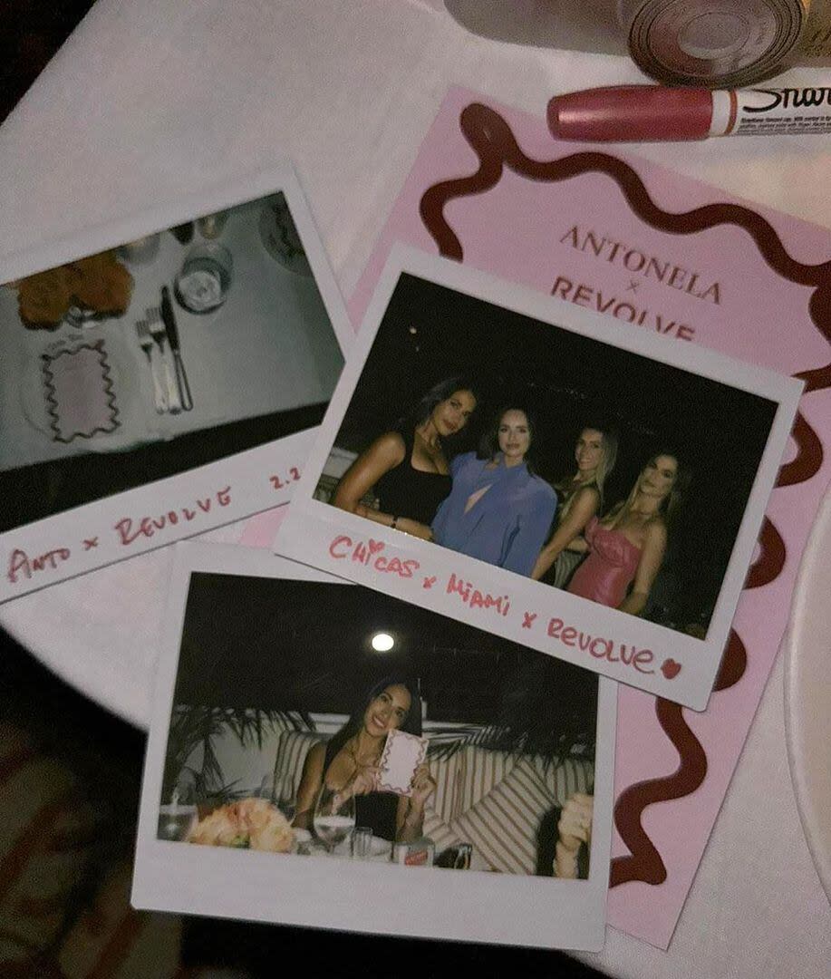Las amigas se llevaron varios recuerdos de la velada (Foto: Instagram @antonelaroccuzzo)