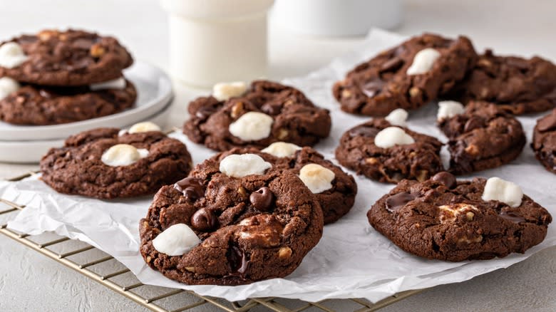 Chocolate cookies with marshmallows