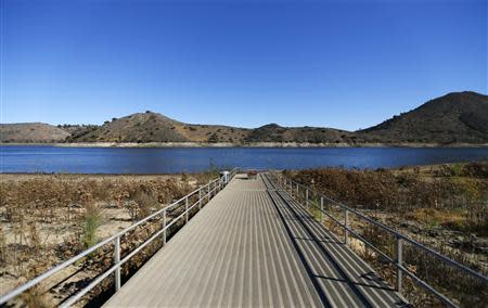 The receding water line of Lake Hodges is seen in San Diego County January 17, 2014. REUTERS/Mike Blake