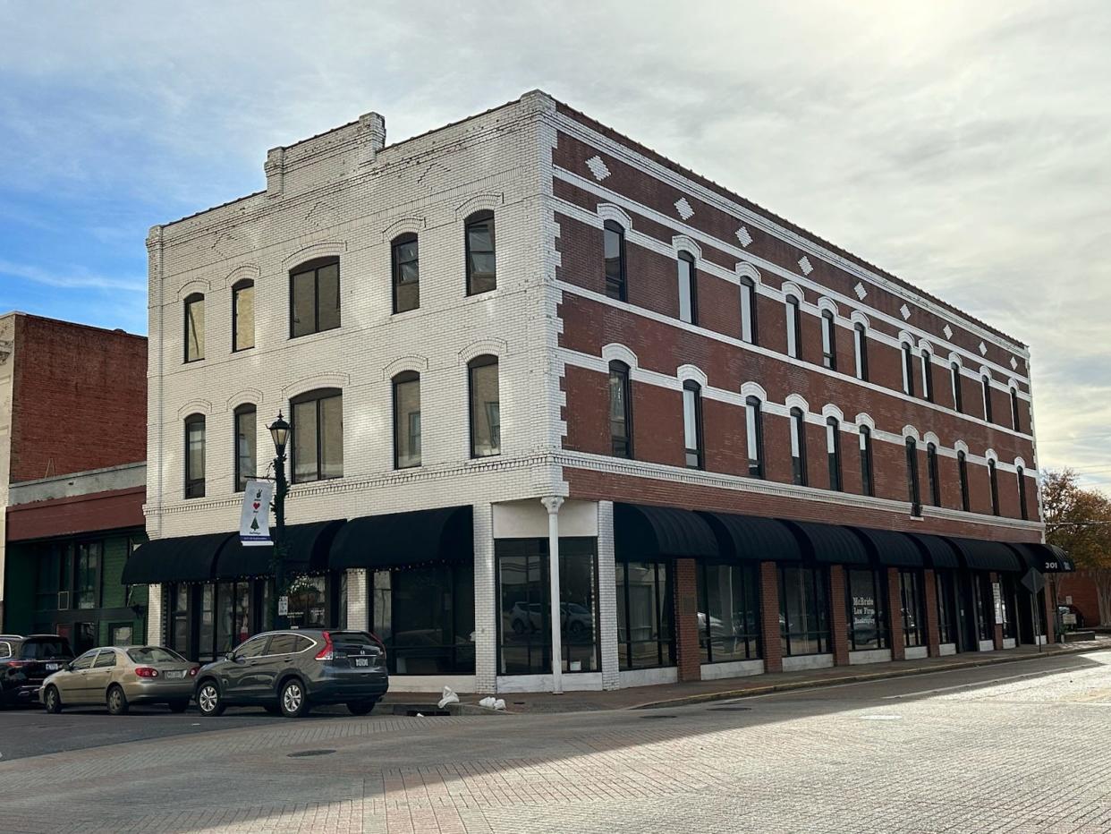 301 Jackson Place, the building on the corner of 3rd and Jackson Streets in downtown Alexandria across from the Hotel Bentley, is reputed to be the oldest known commercial structure in downtown Alexandria, said attorney Thomas McBride.