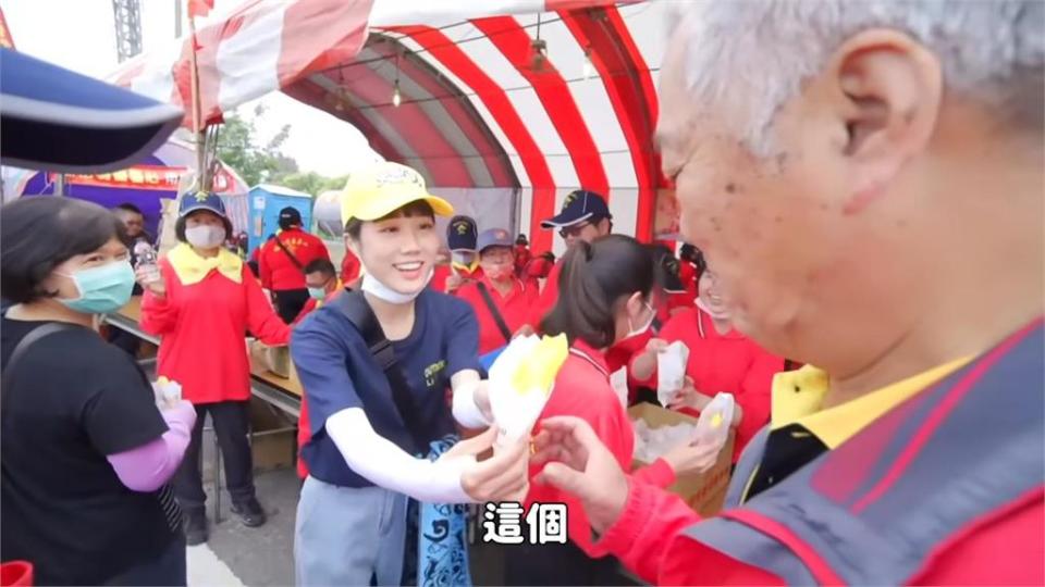 首度參與大甲媽遶境　「街頭吃到飽」讓韓國人大開眼界