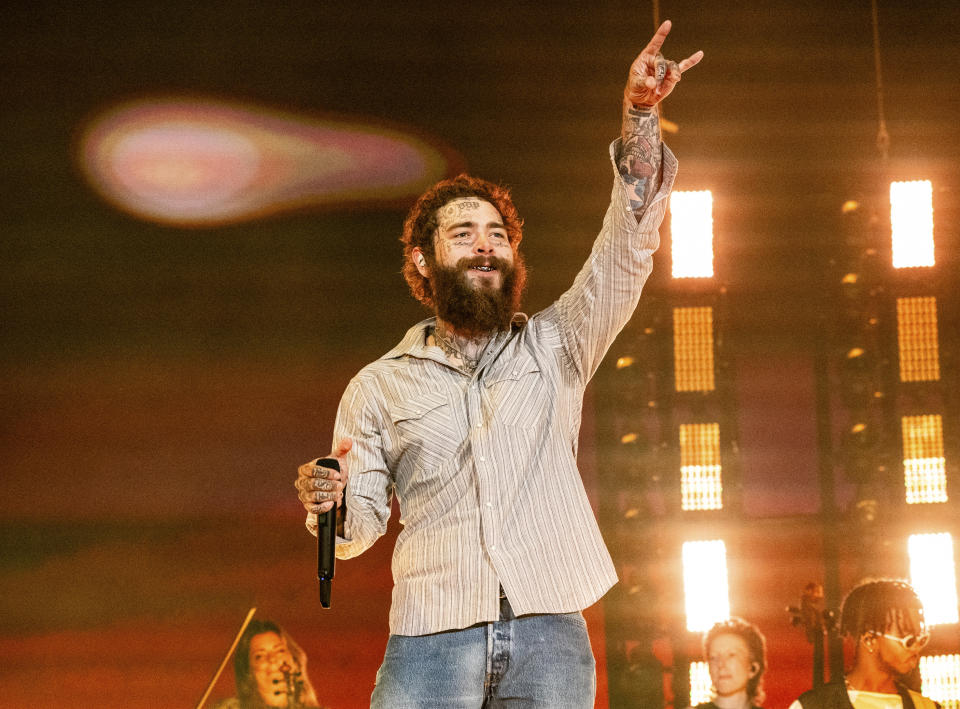 ARCHIVO - Post Malone se presenta en el Festival d'ete de Quebec en la ciudad de Quebec, el 12 de julio de 2024. (Foto Amy Harris/Invision/AP, archivo)