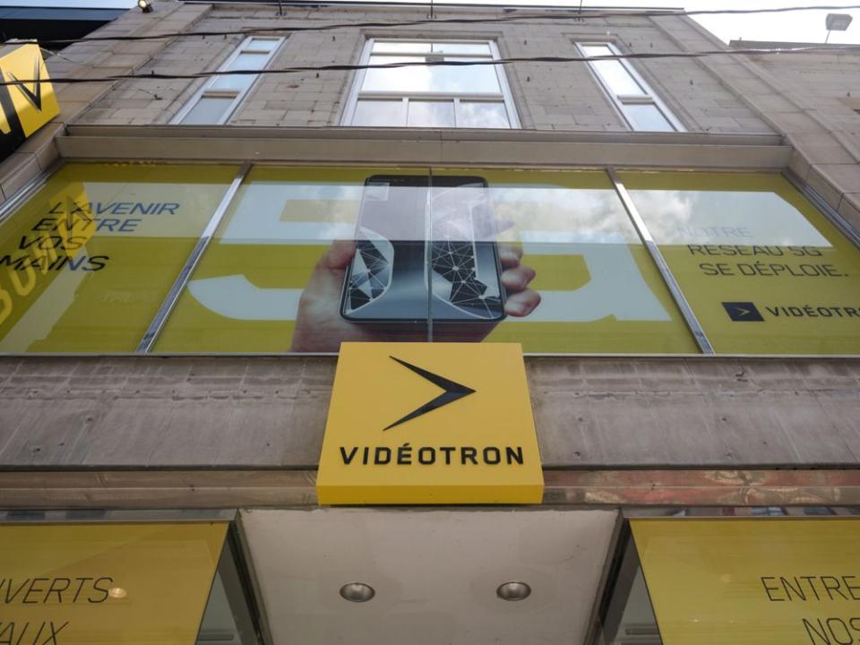 A Videotron Store As High Yield Debt Sale Nears Record