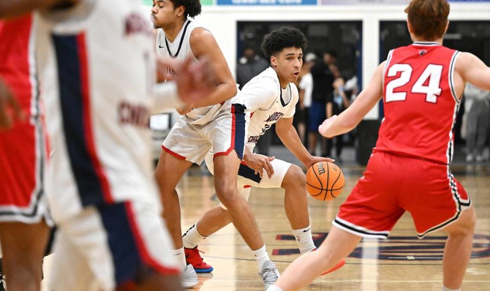 Modesto Christian’s Gavin Sykes moves the ball during the Tri-City Athletic League game with Lincoln at Modesto Christian High School in Salida, Calif., Friday, Jan. 12, 2024. Modesto Christian won the game 68-53. Andy Alfaro/aalfaro@modbee.com