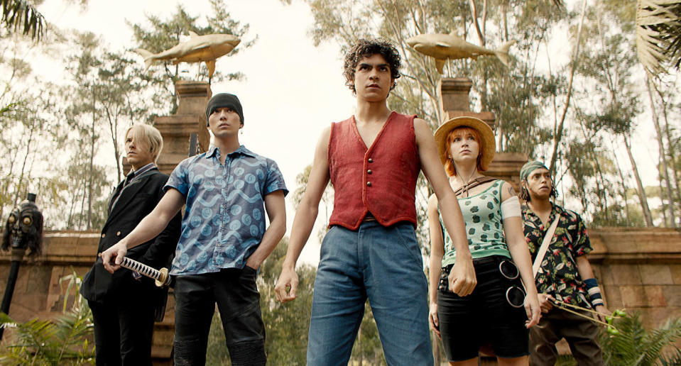 Taz Skylar as Sanji, Mackenyu Arata as Roronoa Zoro, Iñaki Godoy as Monkey D. Luffy, Emily Rudd as Nami, and Jacob Romero Gibson as Usopp in 