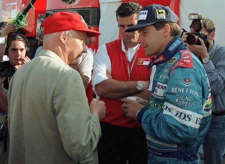 Foto de archivo de Niki Lauda y Gerhard Berger durante las prácticas libres para el Gran Premio de Alemania de 1997. REUTERS Jul 26, 1997