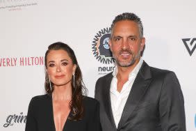 Kyle Richards (L) and Mauricio Umansky