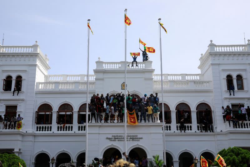 Protest outside the office of Sri Lanka's PM Ranil Wickremesinghe, in Colombo