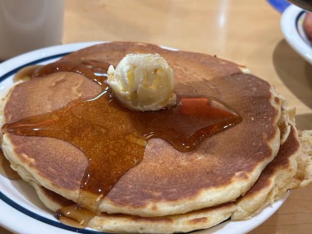 I Ordered Pancakes at Cracker Barrel and IHOP, Clear Winner