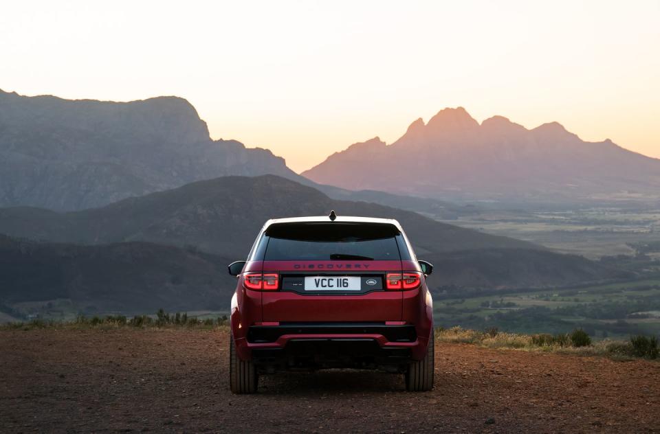 <p>An optional digital rearview mirror transforms from reflective material to a high-def video feed that shows a 50-degree view behind the vehicle. </p>