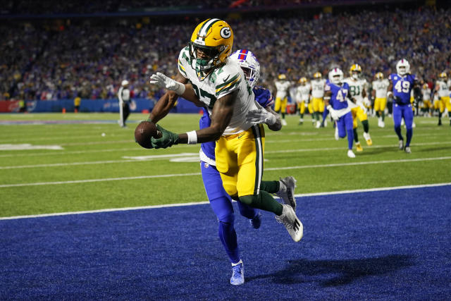 Packers rookie WR Romeo Doubs makes a spectacular TD catch vs. Bills