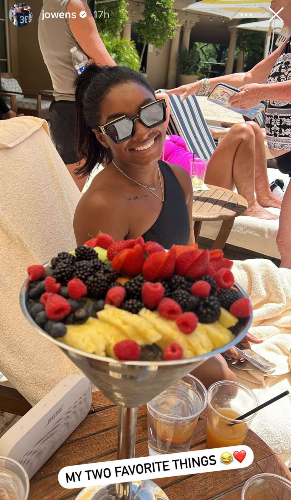 Jonathan Owens captures a sweet picture of his wife, Simone Biles. (Jonathan Owens / Instagram)