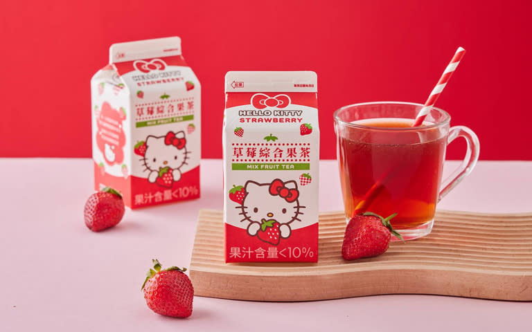 Hello Kitty迎接50週年推出新飲品「草莓綜合果茶」。（圖／SUNFRIEND MOUTH提供）