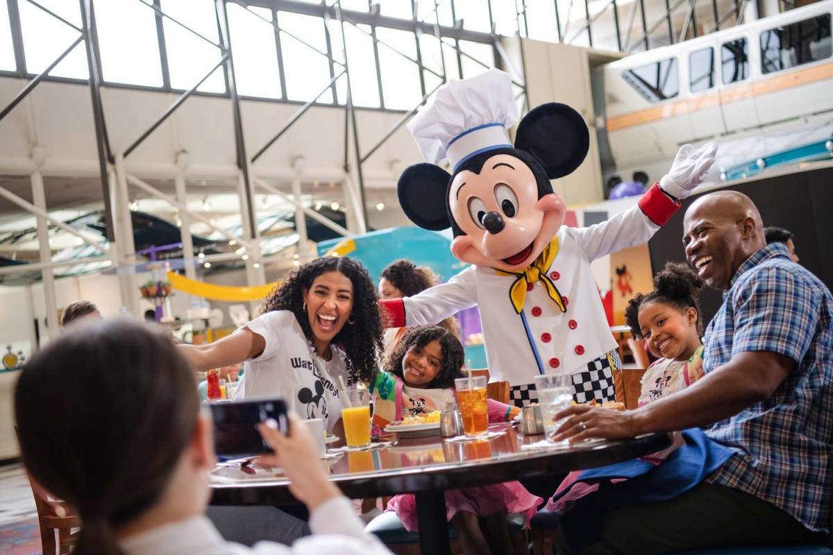 Disney Announces Mickey Mouse and His Friends Will Receive a 2.0 Revival  - Disney Dining